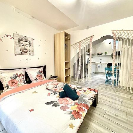 *Le Lotus*Fiber Wifi*Hyper Center* Apartment Salon-de-Provence Bagian luar foto