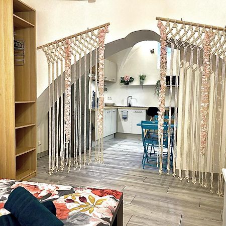 *Le Lotus*Fiber Wifi*Hyper Center* Apartment Salon-de-Provence Bagian luar foto