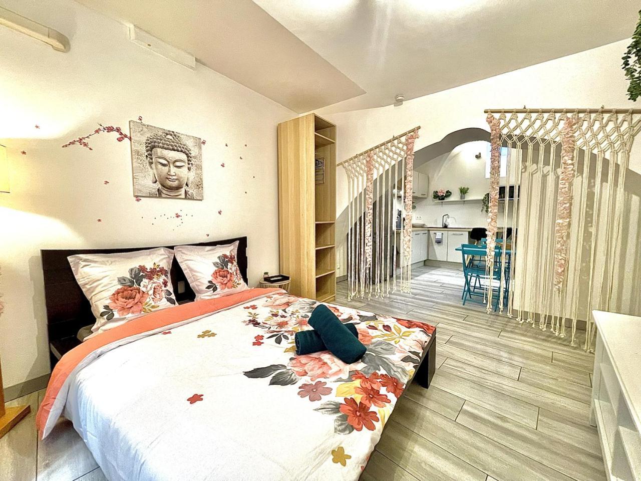 *Le Lotus*Fiber Wifi*Hyper Center* Apartment Salon-de-Provence Bagian luar foto