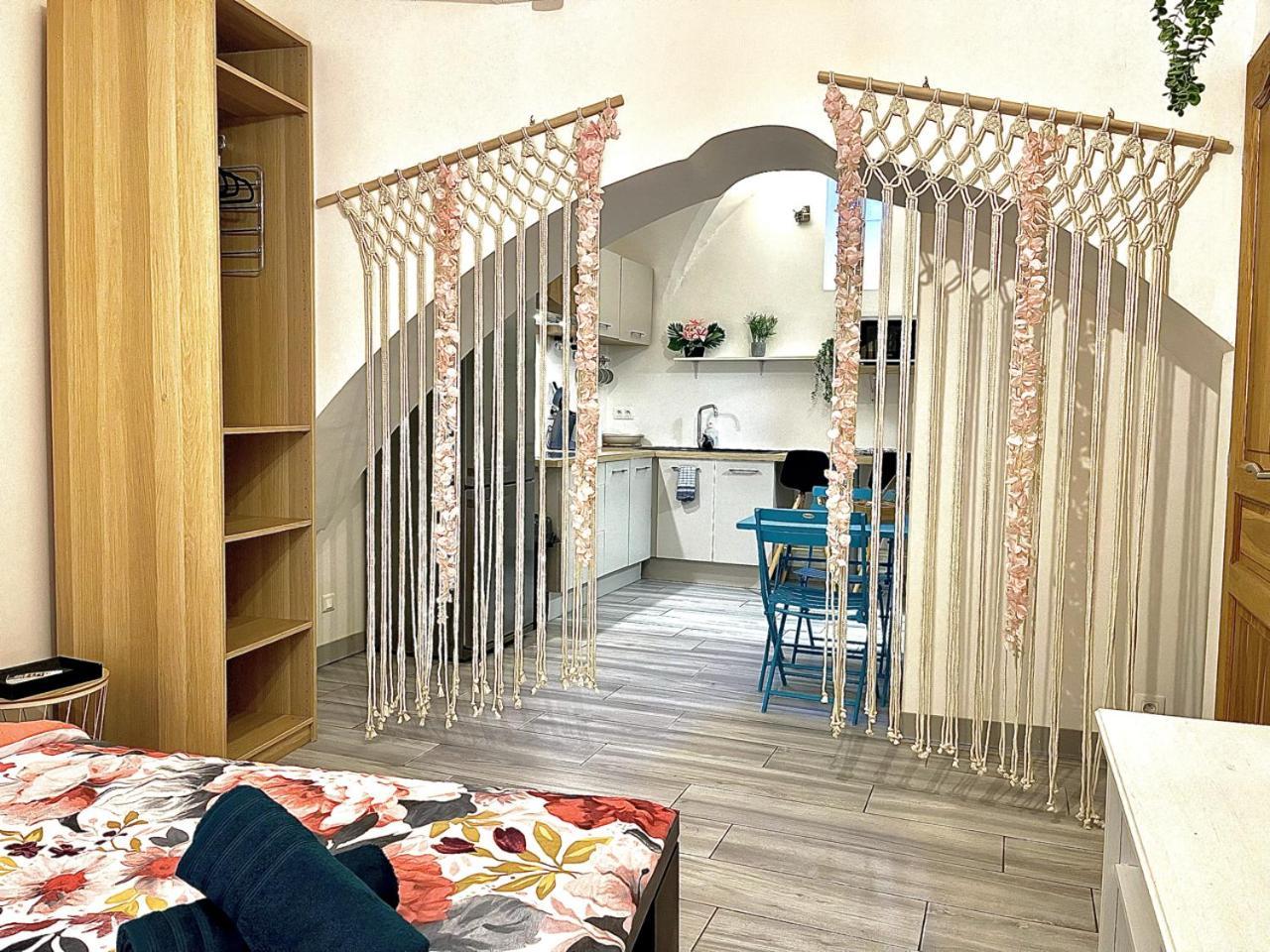 *Le Lotus*Fiber Wifi*Hyper Center* Apartment Salon-de-Provence Bagian luar foto
