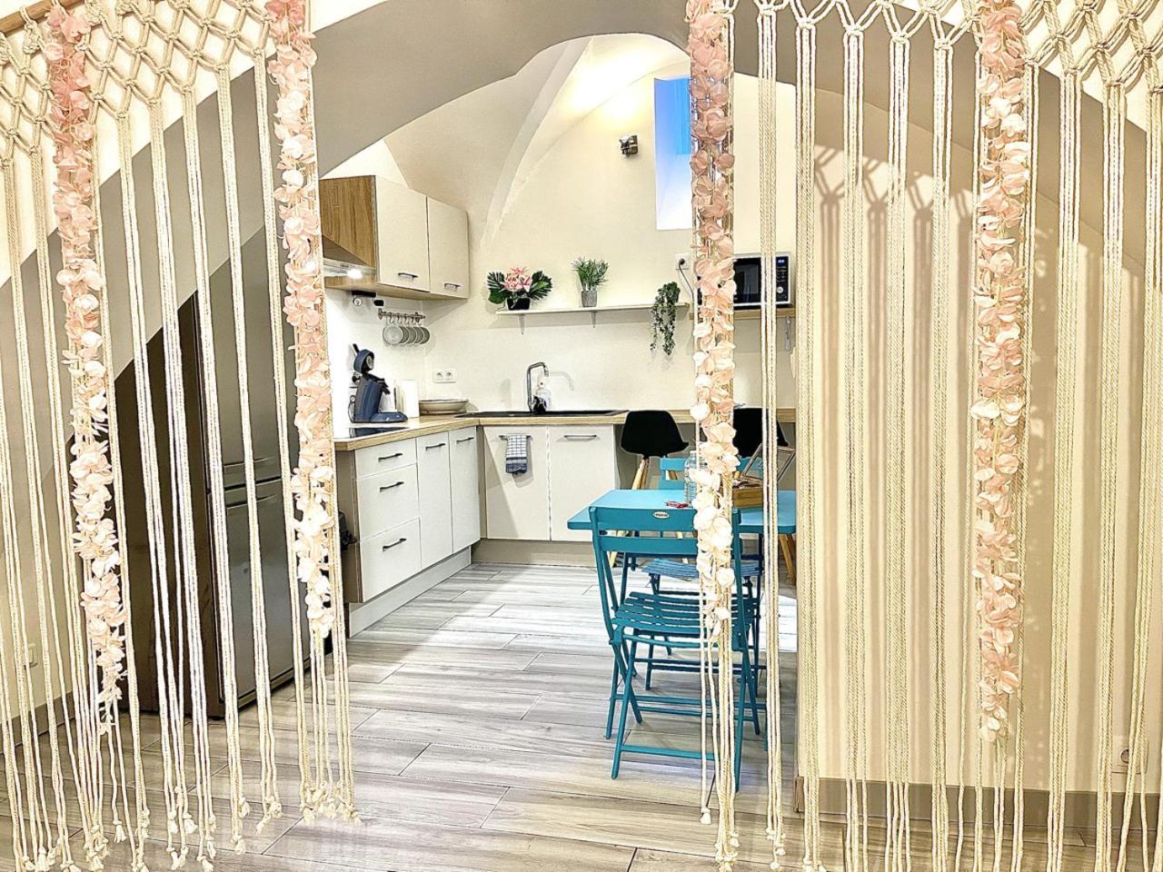 *Le Lotus*Fiber Wifi*Hyper Center* Apartment Salon-de-Provence Bagian luar foto