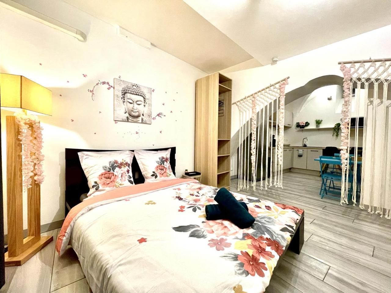*Le Lotus*Fiber Wifi*Hyper Center* Apartment Salon-de-Provence Bagian luar foto